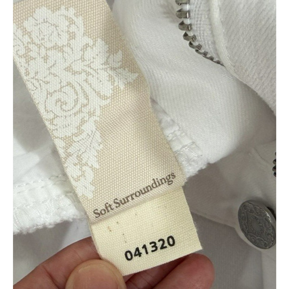 Soft Surroundings The Ultimate Straight Cropped Jeans Slimming Size 8 White New - Picture 13 of 13